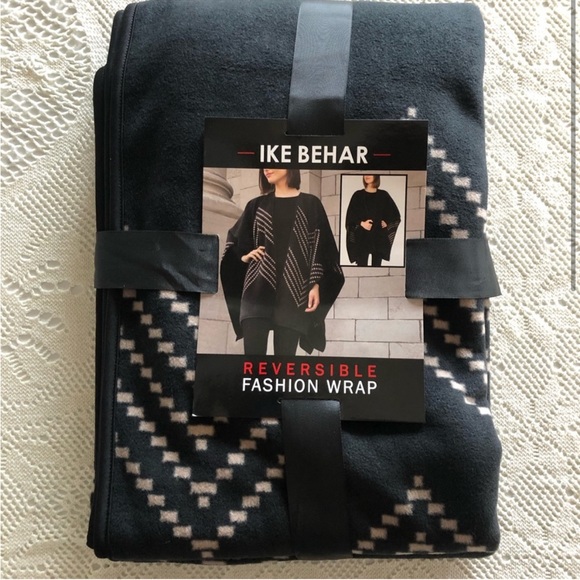 Ike Behar Reversible Winter Wrap - Picture 2 of 8